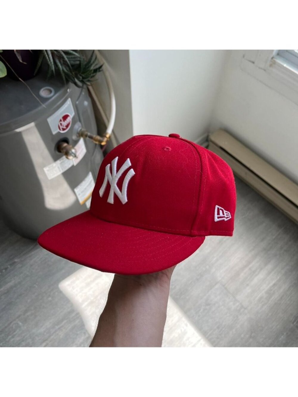 Red / White New Era / New York Yankees Embroidered Cap / Hat (Tagged Size 7 3/8)
